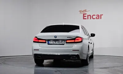 BMW 5-Series 2022, 53894 км, за 24380.57 USD