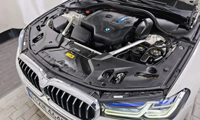 BMW 5-Series 2022, 53894 км, за 24380.57 USD - фото 6