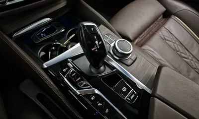 BMW 5-Series 2022, 53894 км, за 24380.57 USD - фото 9