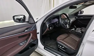 BMW 5-Series 2022, 53894 км, за 24380.57 USD - фото 10