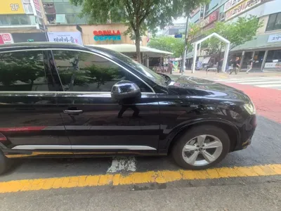 Audi Q7 2021, 118000 км, за 29473.55 USD