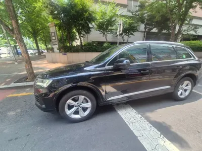 Audi Q7 2021, 118000 км, за 29473.55 USD