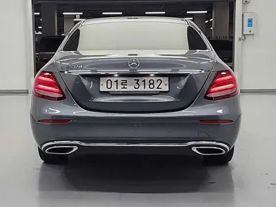 Mercedes-Benz E-Class 2017, 89090 км, за 12552.89 USD