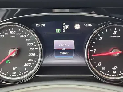Mercedes-Benz E-Class 2017, 89090 км, за 12552.89 USD - фото 6