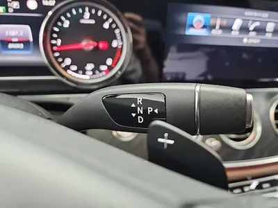 Mercedes-Benz E-Class 2017, 89090 км, за 12552.89 USD - фото 8