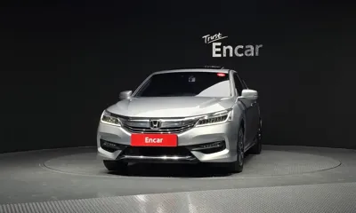 Honda Accord 2017, 165477 км, за 5616.12 USD