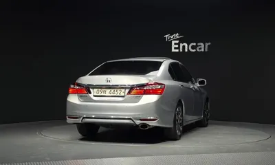 Honda Accord 2017, 165477 км, за 5616.12 USD