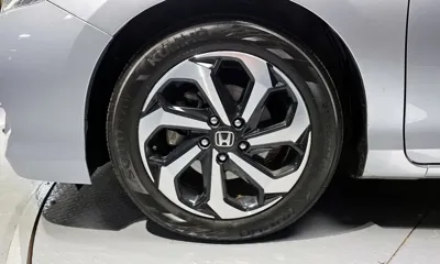 Honda Accord 2017, 165477 км, за 5616.12 USD
