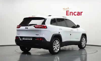 Jeep Cherokee 2017, 160390 км, за 5288.21 USD