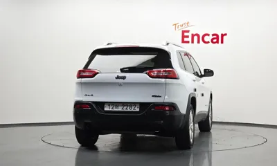 Jeep Cherokee 2017, 160390 км, за 5288.21 USD