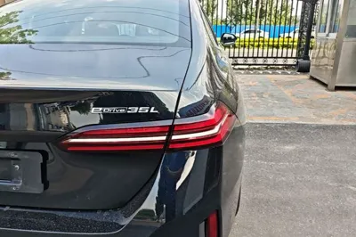 BMW i5 2024, 23700 км, за 38520 USD - фото 9