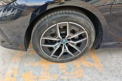 BMW i5 2024, 23700 км, за 38520 USD - фото 10