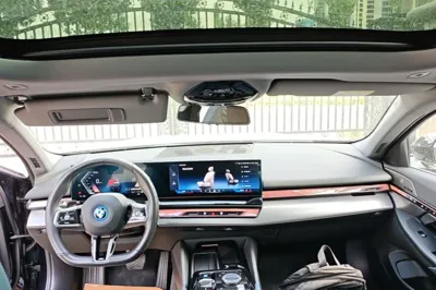BMW i5 2024, 23700 км, за 38520 USD - фото 12