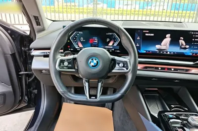 BMW i5 2024, 23700 км, за 38520 USD - фото 13