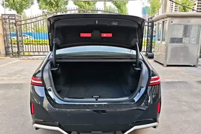 BMW i5 2024, 23700 км, за 38520 USD - фото 22