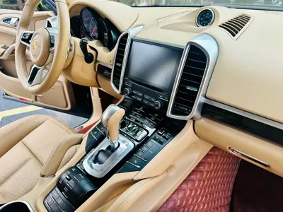 Porsche Cayenne 2017, 160000 км, за 26253.97 USD - фото 18