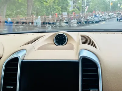 Porsche Cayenne 2017, 160000 км, за 26253.97 USD - фото 31