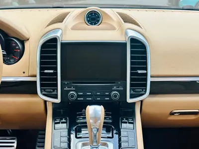 Porsche Cayenne 2017, 160000 км, за 26253.97 USD - фото 33