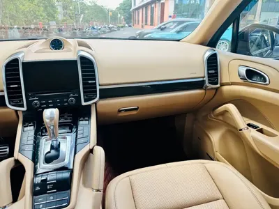 Porsche Cayenne 2017, 160000 км, за 26253.97 USD - фото 34