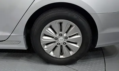 Hyundai Sonata 2017, 106976 км, за 5761.58 USD