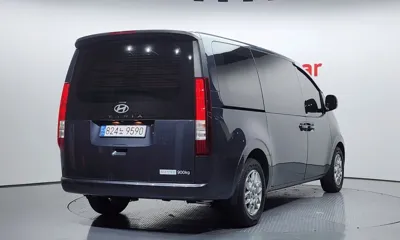 Hyundai Staria 2025, 31364 км, за 20151.96 USD