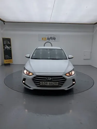 Hyundai Avante 2018, 187179 км, за 4680.49 USD