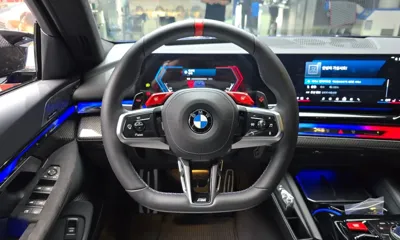 BMW M5 2025, 12171 км, за 117828.54 USD - фото 13
