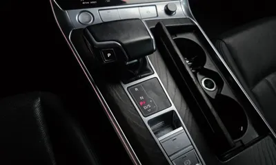 Audi A6 2020, 170275 км, за 16604.8 USD - фото 9