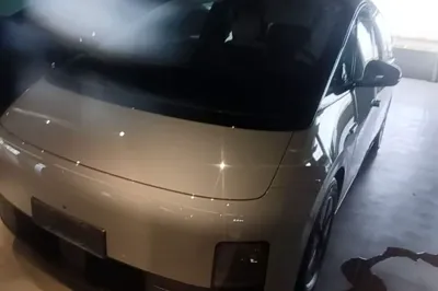 Li Auto MEGA · 2025 год