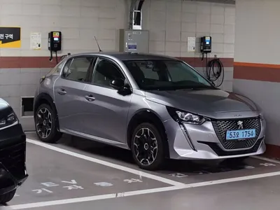 Peugeot 208 2022, 104200 км, за 10733.81 USD - фото 9