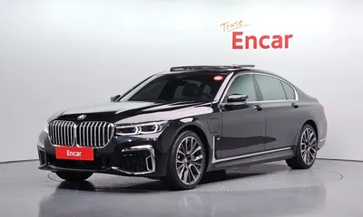BMW 7-Series · 2020 год