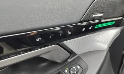 BMW 5-Series 2024, 22636 км, за 40958.5 USD - фото 30