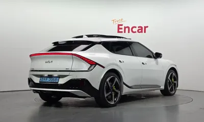 Kia EV6 2023, 54156 км, за 26710.11 USD