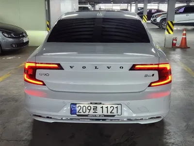 Volvo S90 2024, 11696 км, за 33477.75 USD