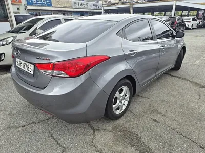 Hyundai Avante 2012, 206881 км, за 2340.24 USD