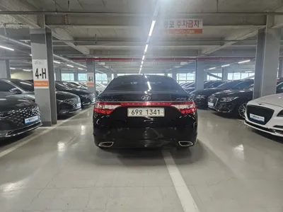 Hyundai Grandeur 2014, 139198 км, за 4726.27 USD