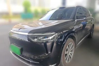 Hima AITO M8 · 2025 год
