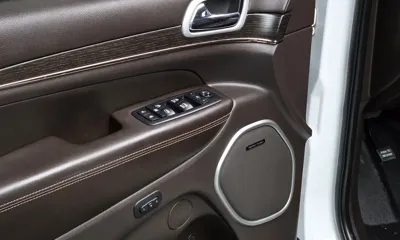 Jeep Cherokee 2018, 134821 км, за 11733.22 USD - фото 17