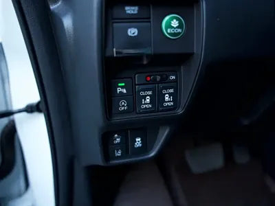 Honda Elysion 2018, 76000 км, за 20129.1 USD - фото 7