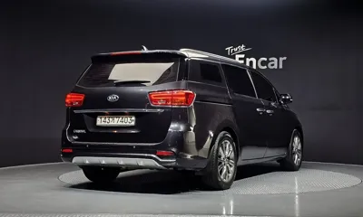 Kia Canival 2020, 140821 км, за 10439.38 USD