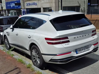 Genesis GV80 2024, 6300 км, за 44210.32 USD