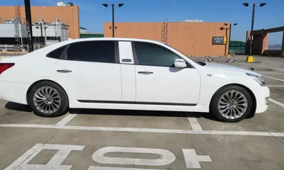 Hyundai Equus 2010, 260000 км, за 4163.42 USD