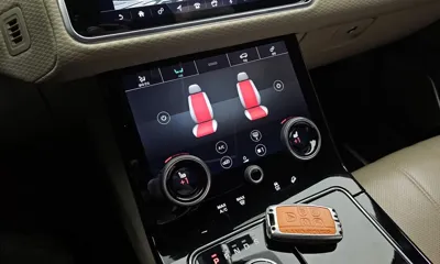 Land Rover Range Rover Velar 2018, 93871 км, за 19377.29 USD - фото 16