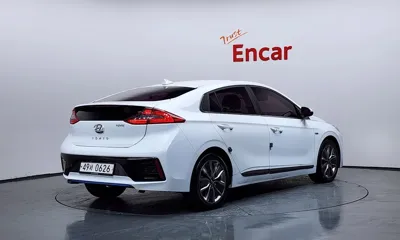 Hyundai Ioniq 2016, 122955 км, за 7278.14 USD