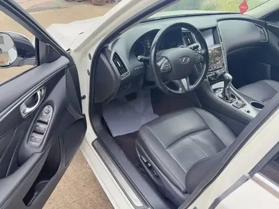 Infiniti Q50 2014, 148000 км, за 4249.7 USD