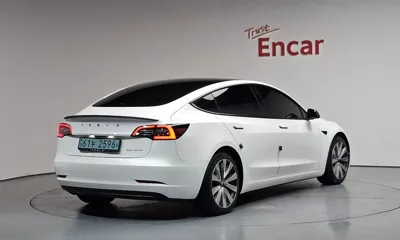 Tesla Model 3 2021, 104698 км, за 19627.15 USD