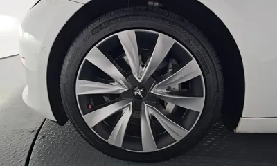 Tesla Model 3 2021, 104698 км, за 19627.15 USD