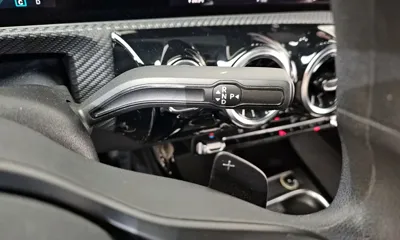 Mercedes-Benz A-Class 2019, 106045 км, за 9321.26 USD - фото 9