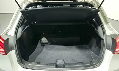 Mercedes-Benz A-Class 2019, 106045 км, за 9321.26 USD - фото 20