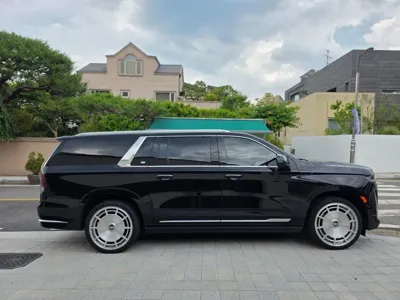 Cadillac Escalade · 2021 год